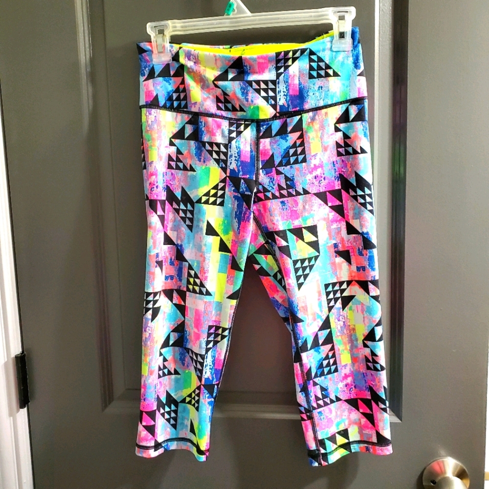 Victoria's Secret Knockout Neon Crop Leggings (S)